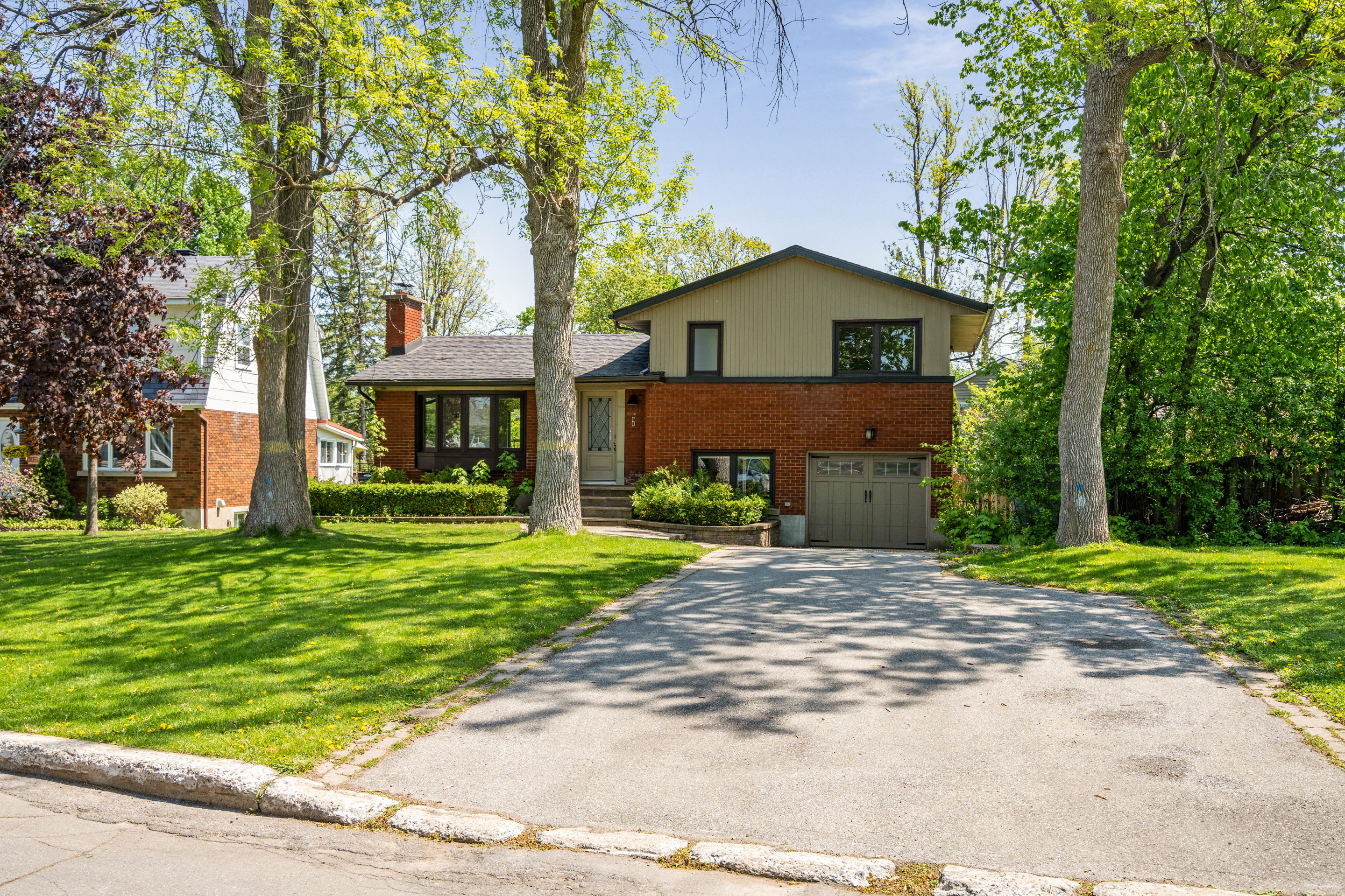 Home For Sale Pointe-Claire
